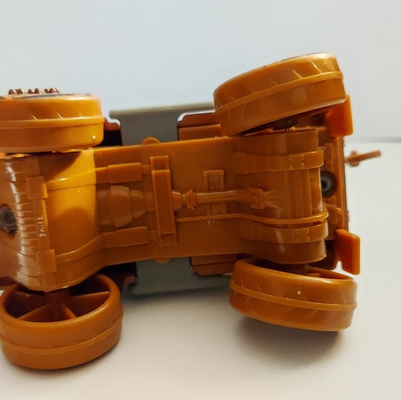 Disney/Pixar Cars 3 Mattel Oversized XRS Mud Racing Tow Mater Thunder Hollow - Picture 6 of 7